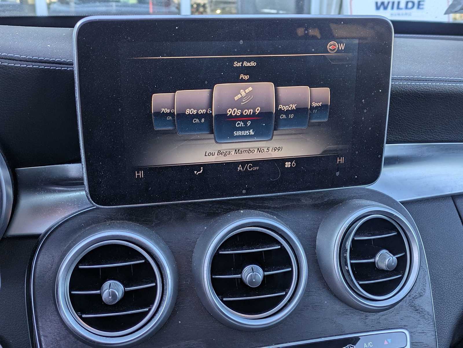 Thumbnail: 2016 Mercedes-Benz C-Class - 24