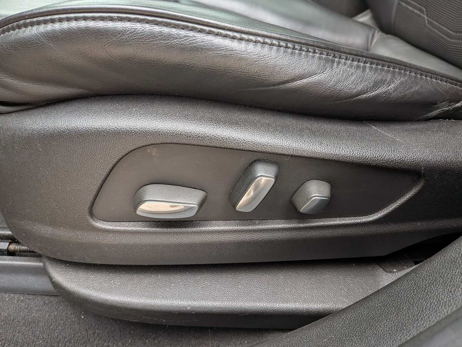 Thumbnail: 2017 Cadillac XT5 - 16