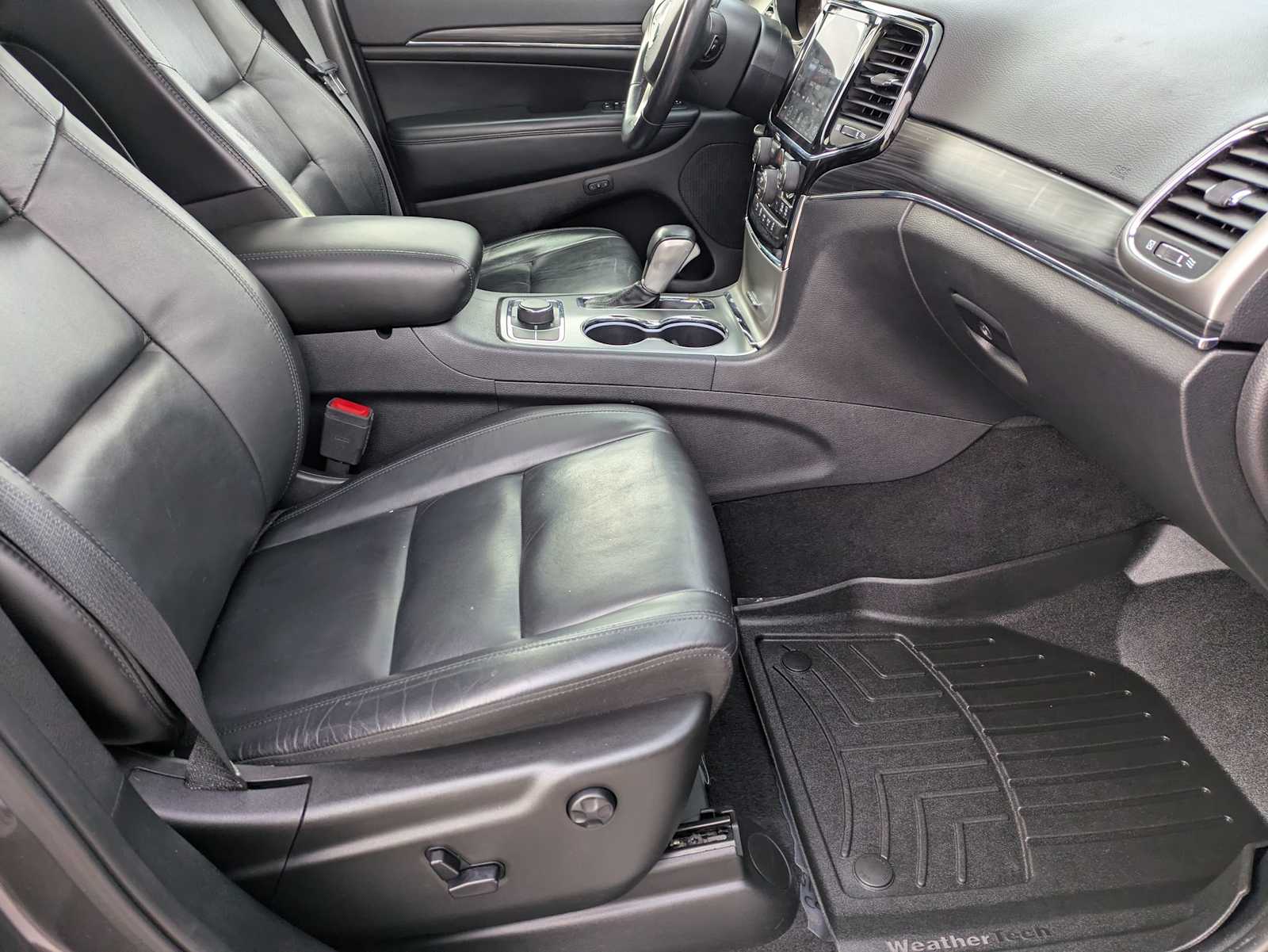 Thumbnail: 2020 Jeep Grand Cherokee - 21