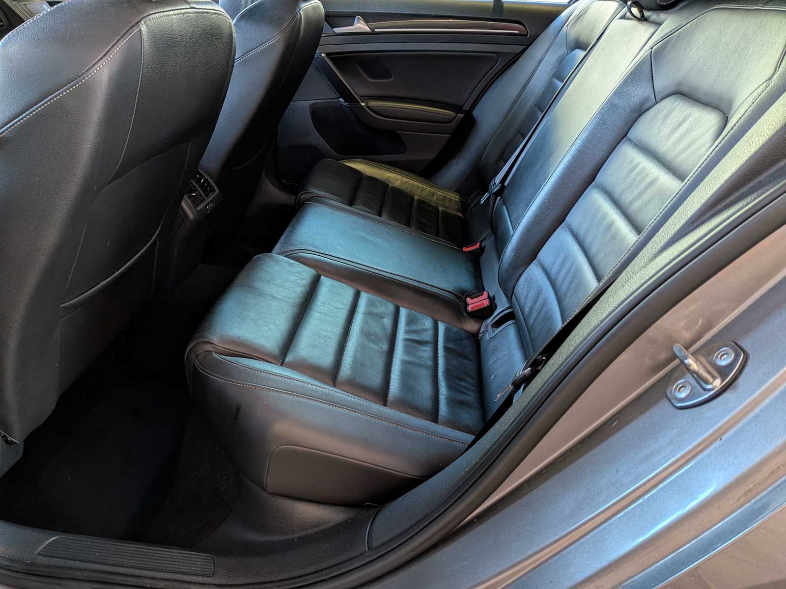 Thumbnail: 2015 Volkswagen Golf - 17