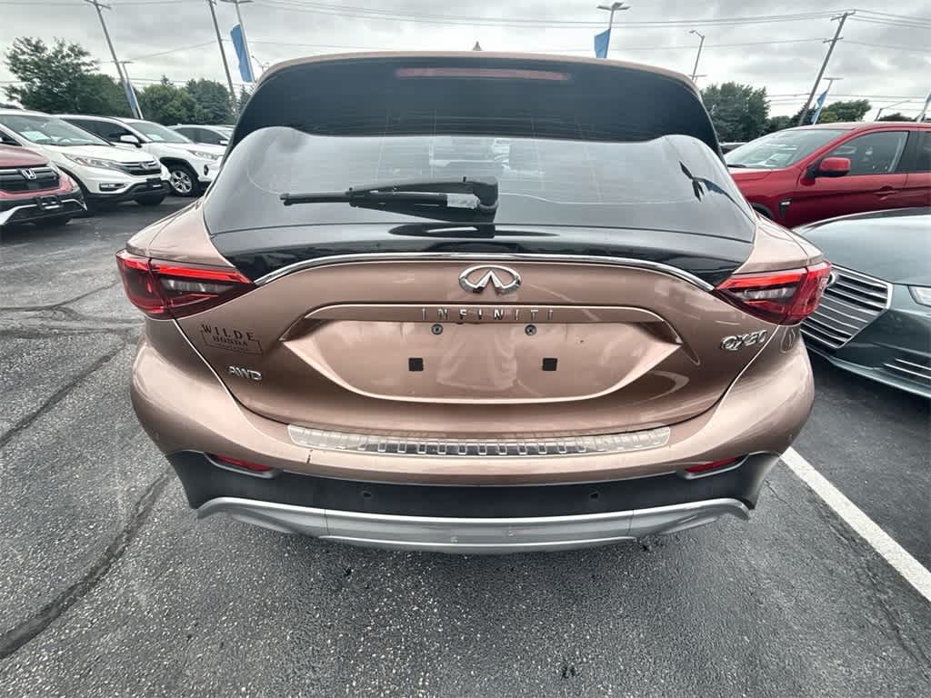 Thumbnail: 2018 INFINITI QX30 - 11