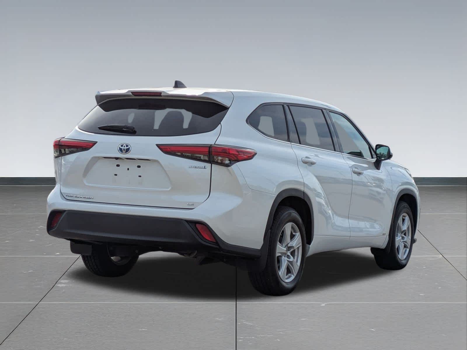 Thumbnail: 2022 Toyota Highlander - 6