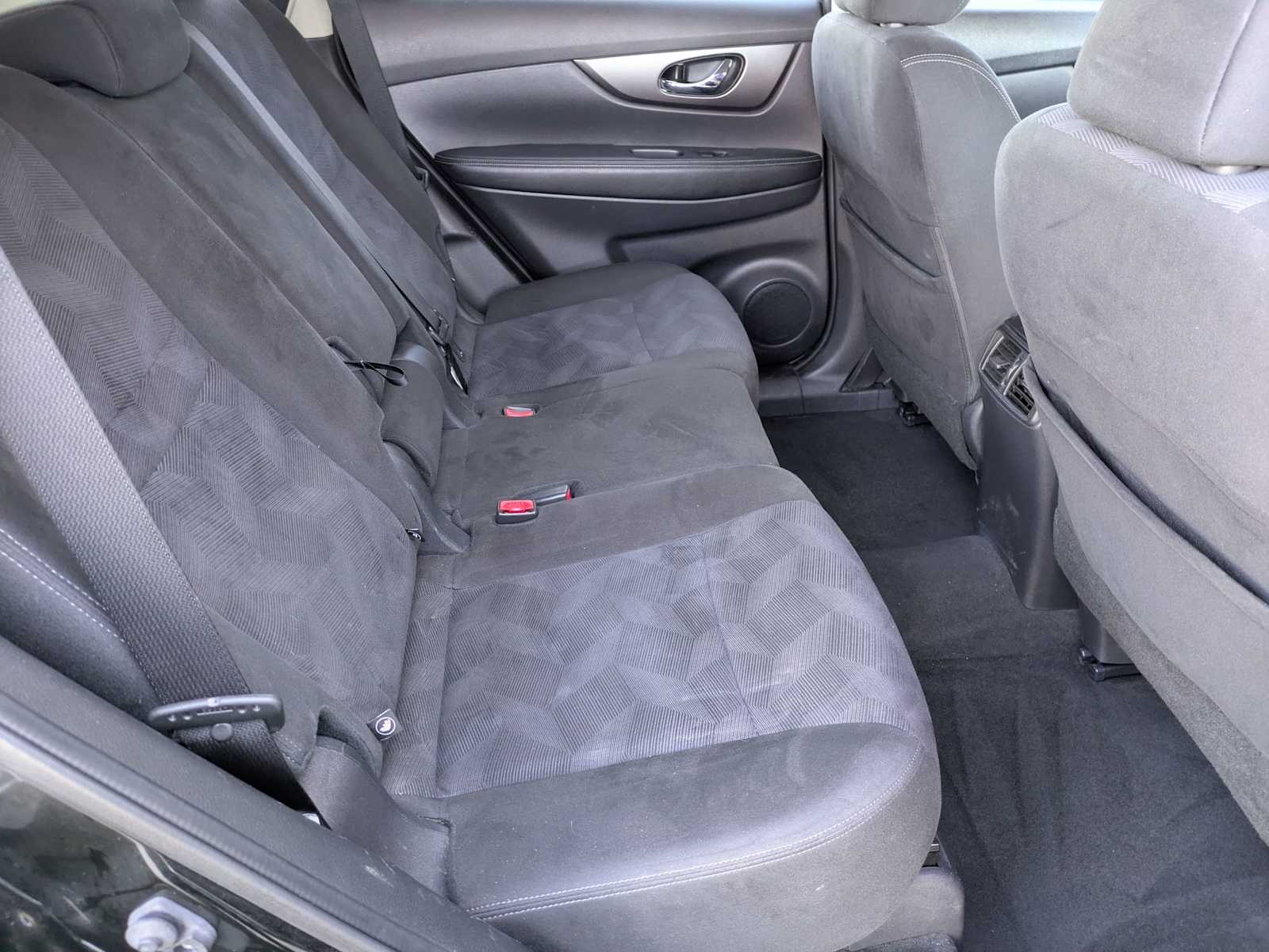 Thumbnail: 2015 Nissan Rogue - 19