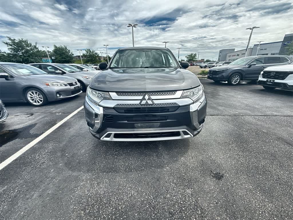 Thumbnail: 2020 Mitsubishi Outlander - 9
