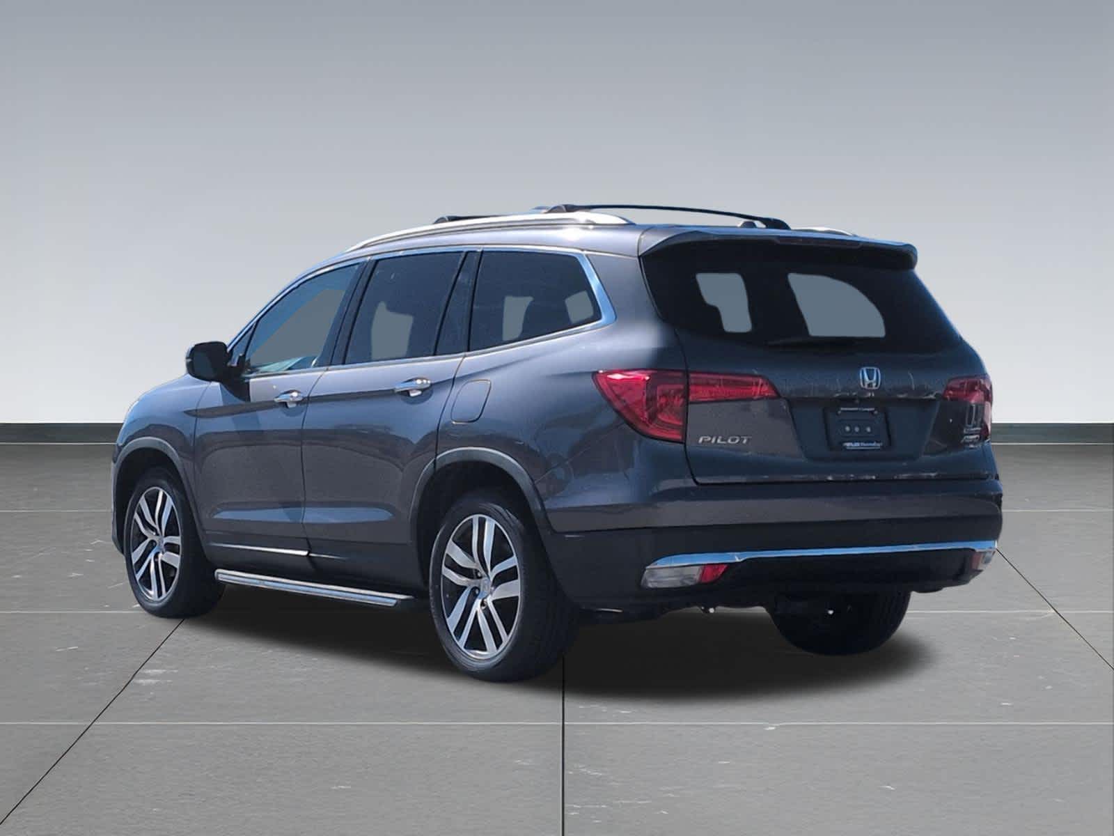 Thumbnail: 2016 Honda Pilot - 4