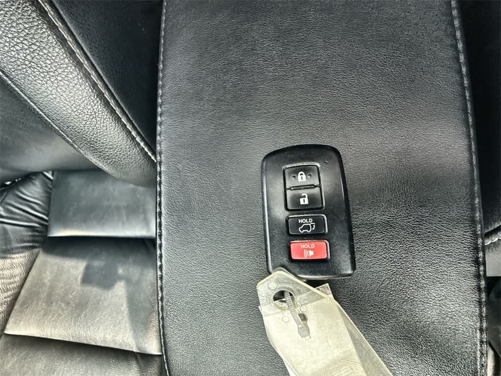 2015 Toyota RAV4 Limited 34