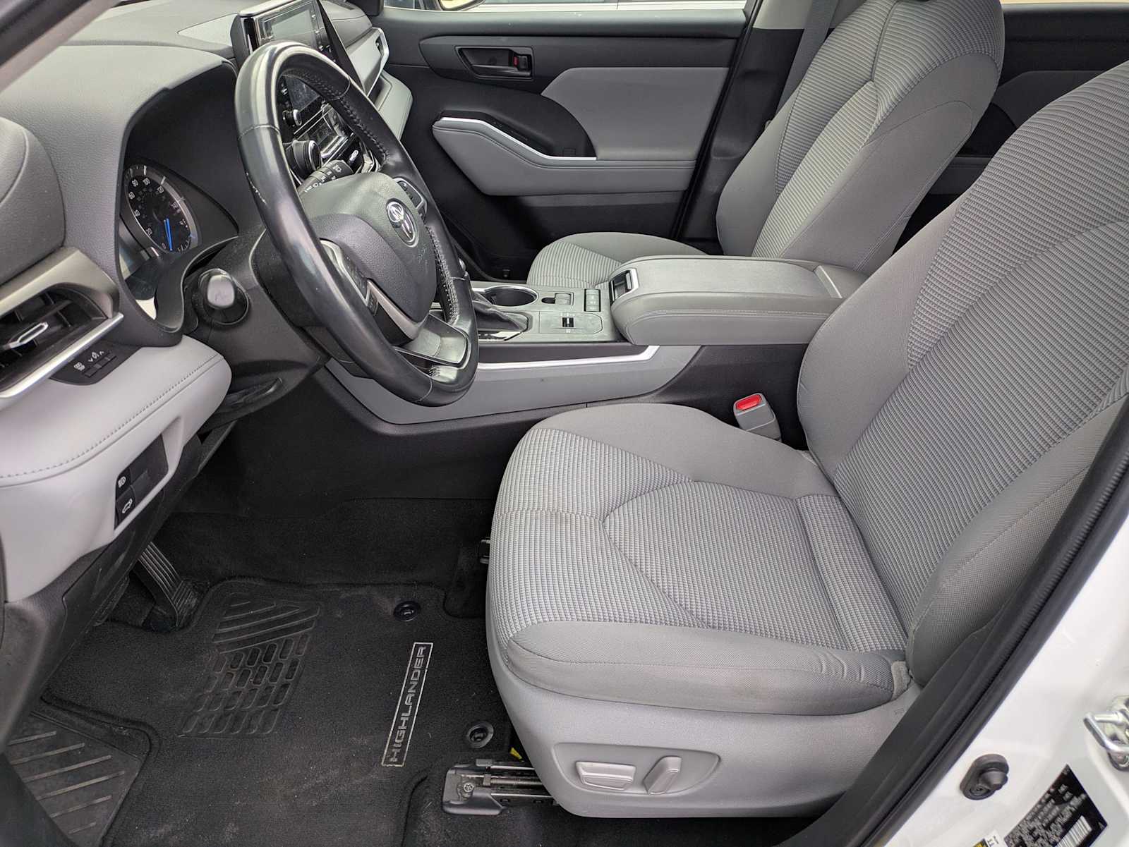 Thumbnail: 2022 Toyota Highlander - 15