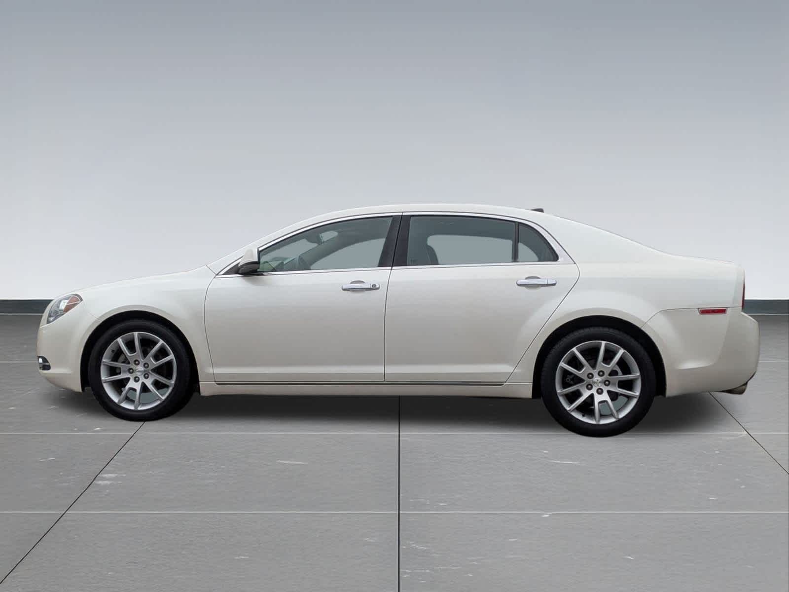 Thumbnail: 2012 Chevrolet Malibu - 3
