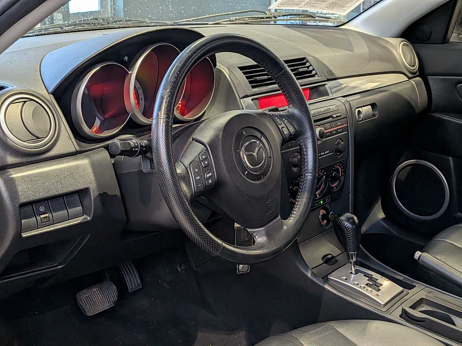 Thumbnail: 2005 Mazda Mazda3 - 10