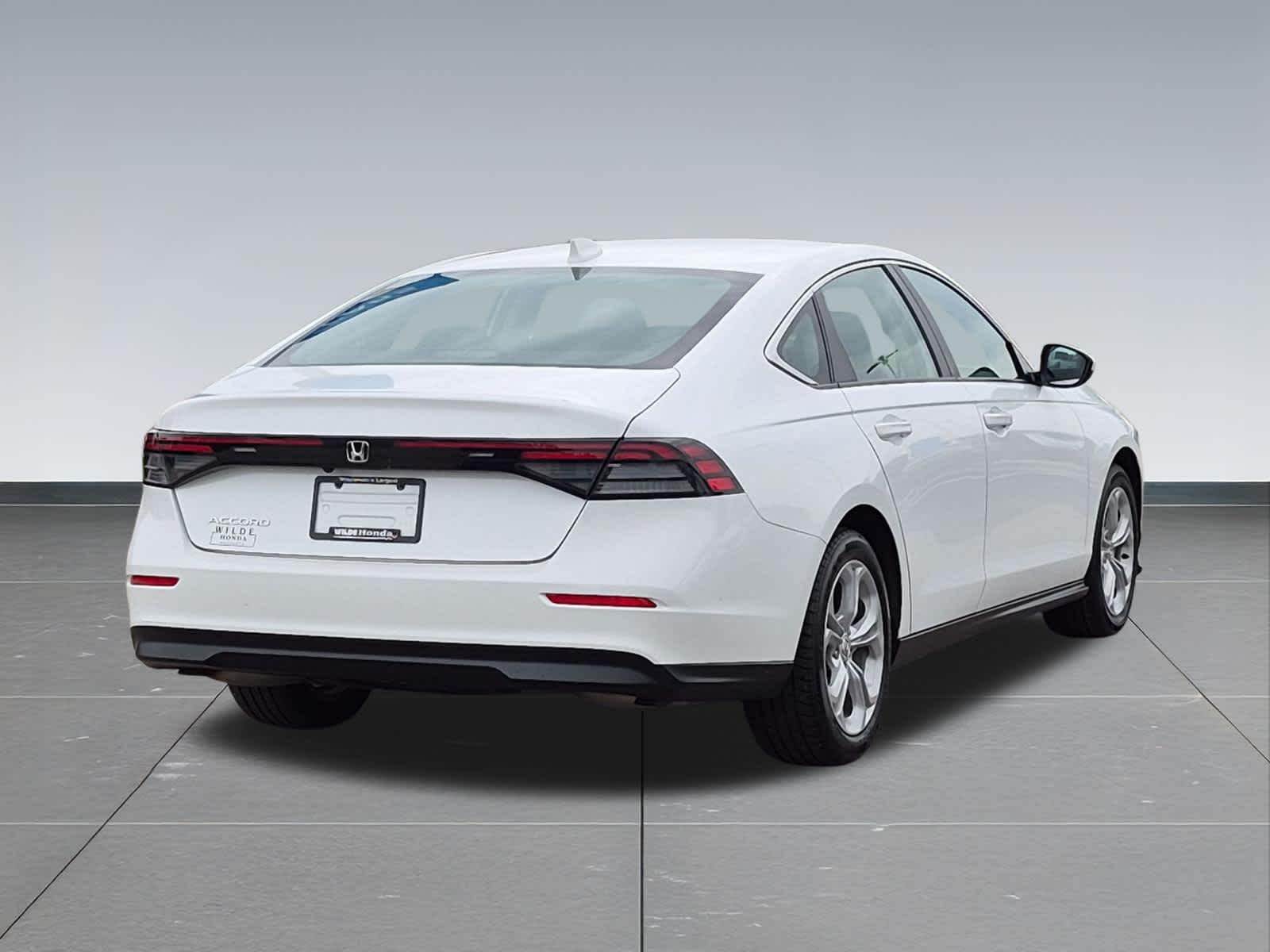 2024 Honda Accord LX - Photo 6