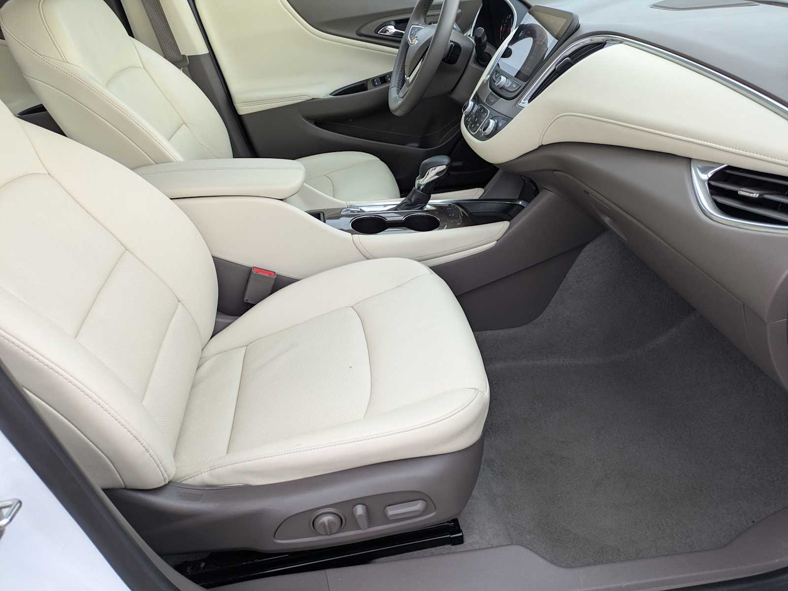 Thumbnail: 2024 Chevrolet Malibu - 20