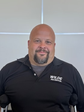 Staff member Chad Everts from ID_028e89