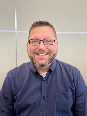 Staff member James O'Brien from ID_028e89