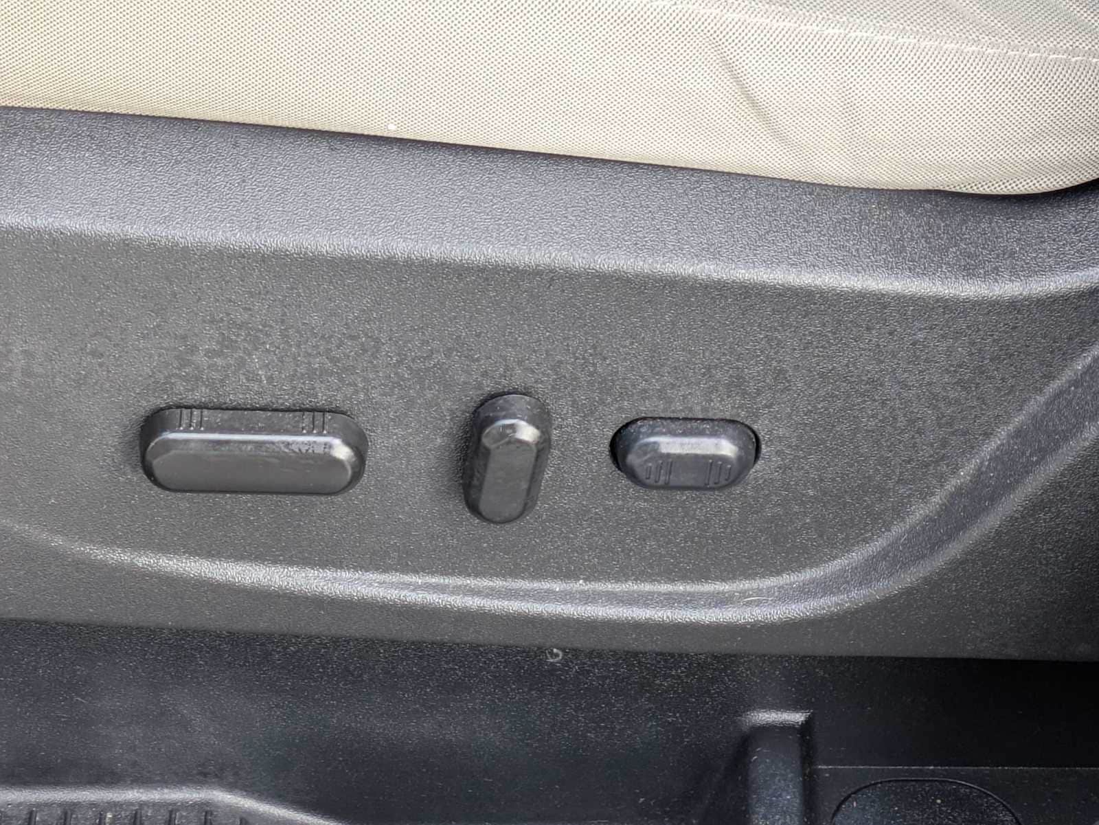 Thumbnail: 2017 Ford Escape - 16