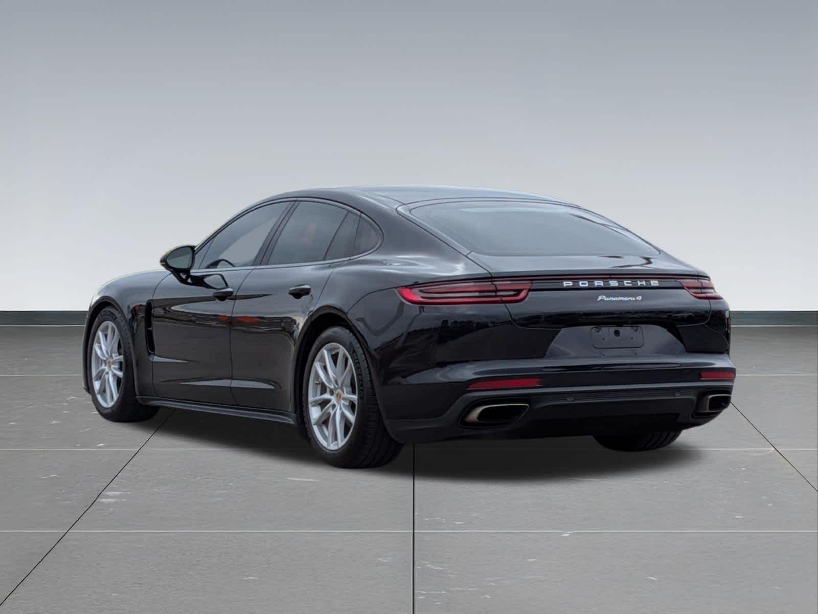 Thumbnail: 2017 Porsche Panamera - 3