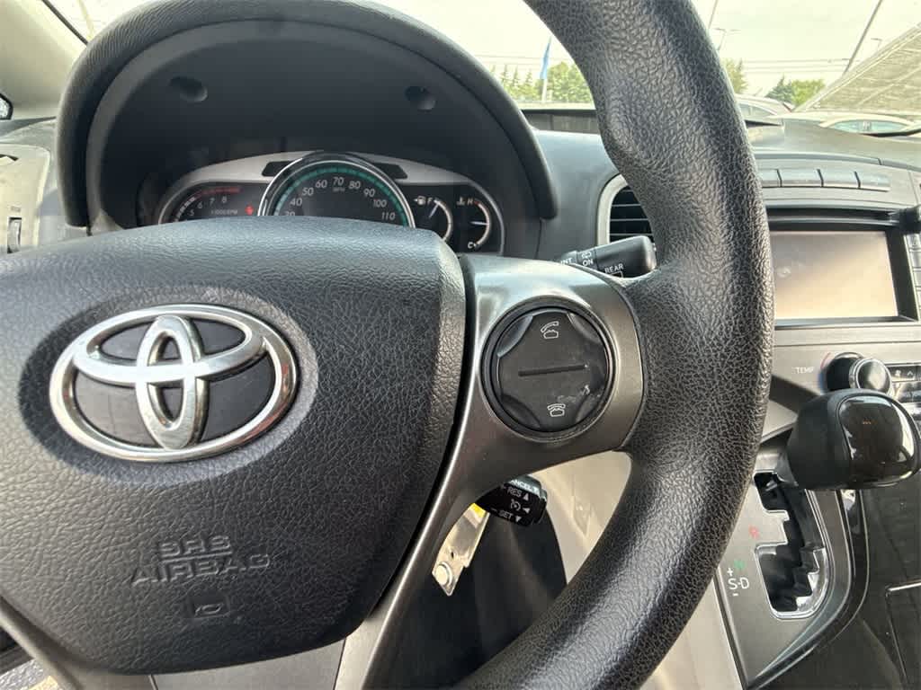 Thumbnail: 2013 Toyota Venza - 23