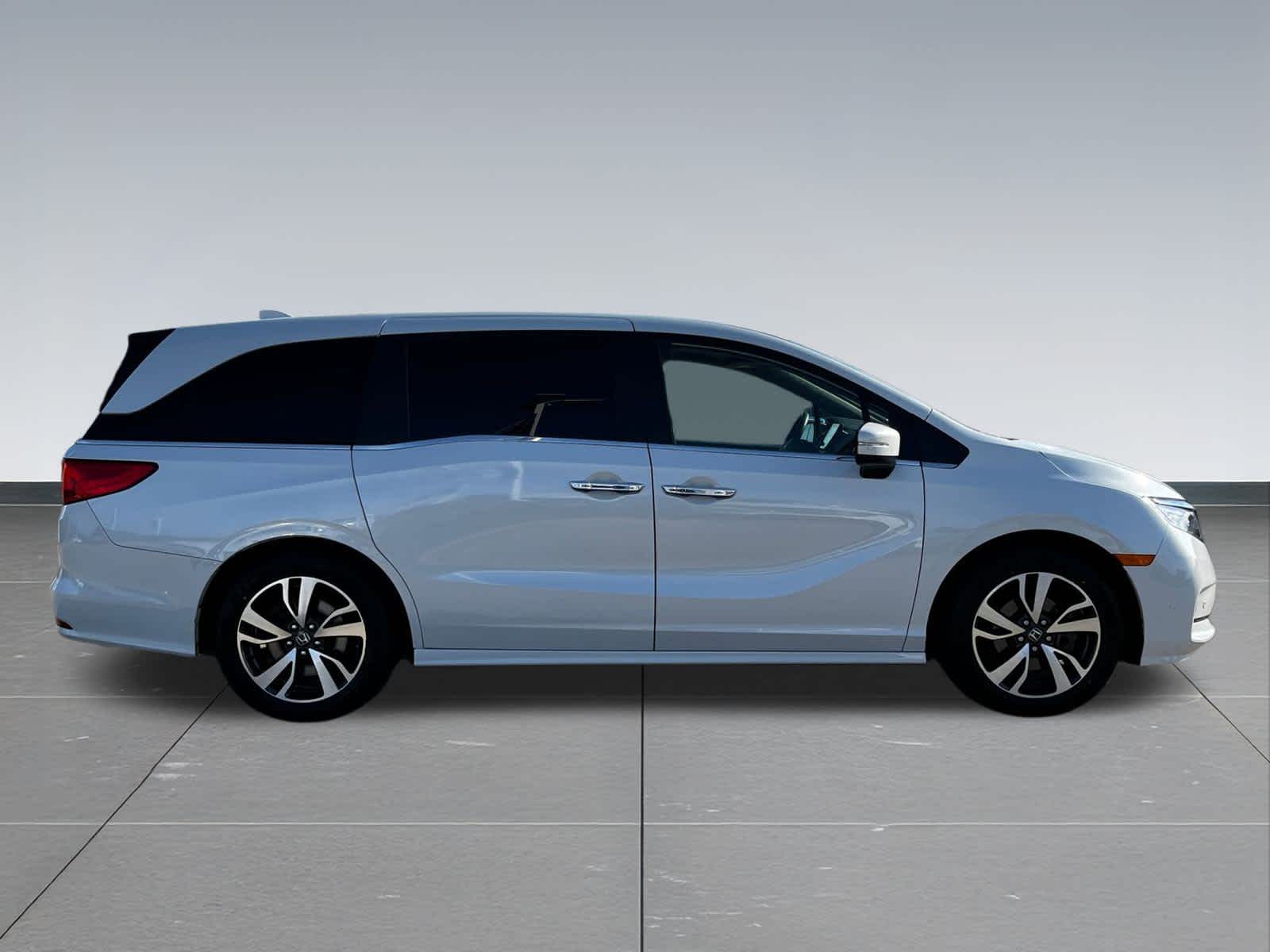Thumbnail: 2023 Honda Odyssey - 7