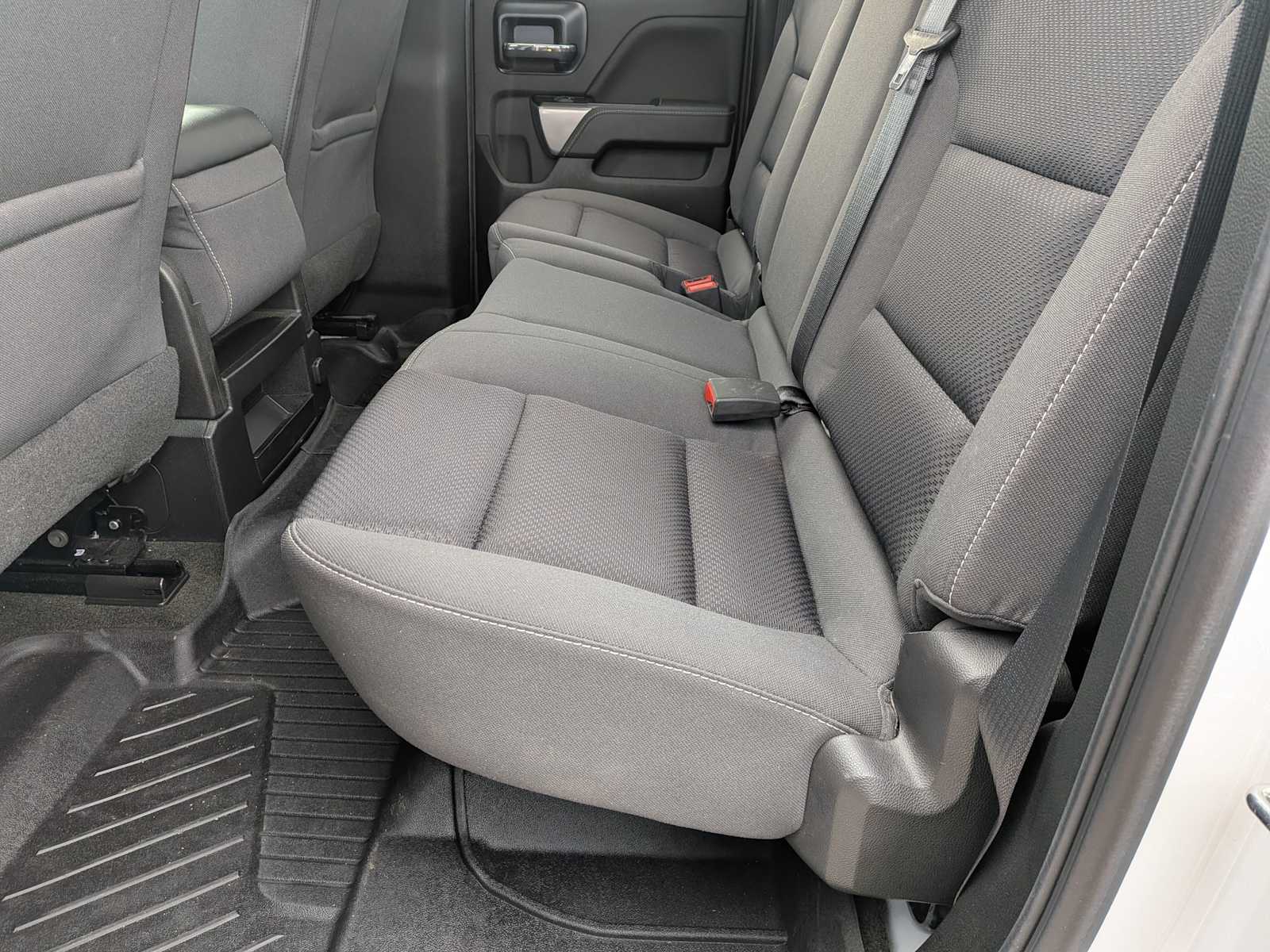 Thumbnail: 2018 Chevrolet Silverado 1500 - 17