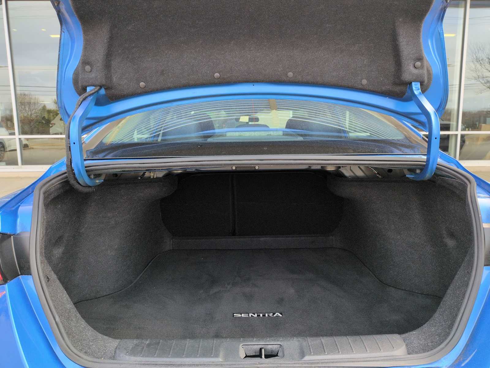 Thumbnail: 2020 Nissan Sentra - 30