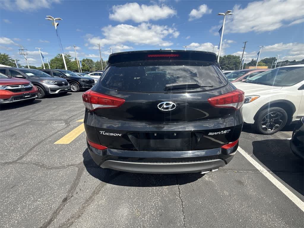 Thumbnail: 2016 Hyundai Tucson - 5
