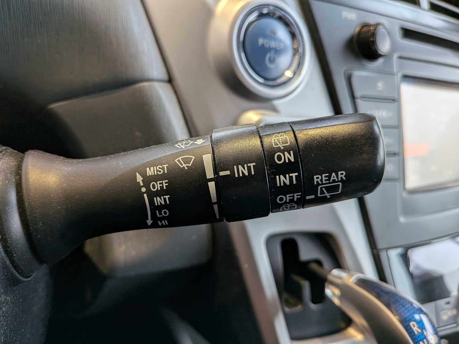 Thumbnail: 2014 Toyota Prius v - 23