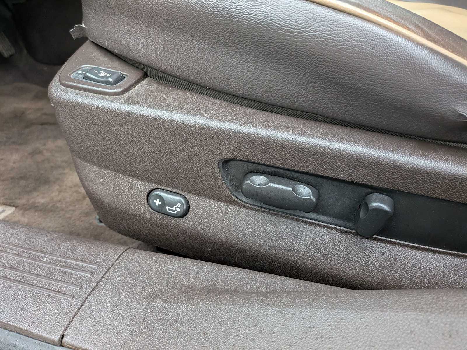 Thumbnail: 2012 Chevrolet Malibu - 16