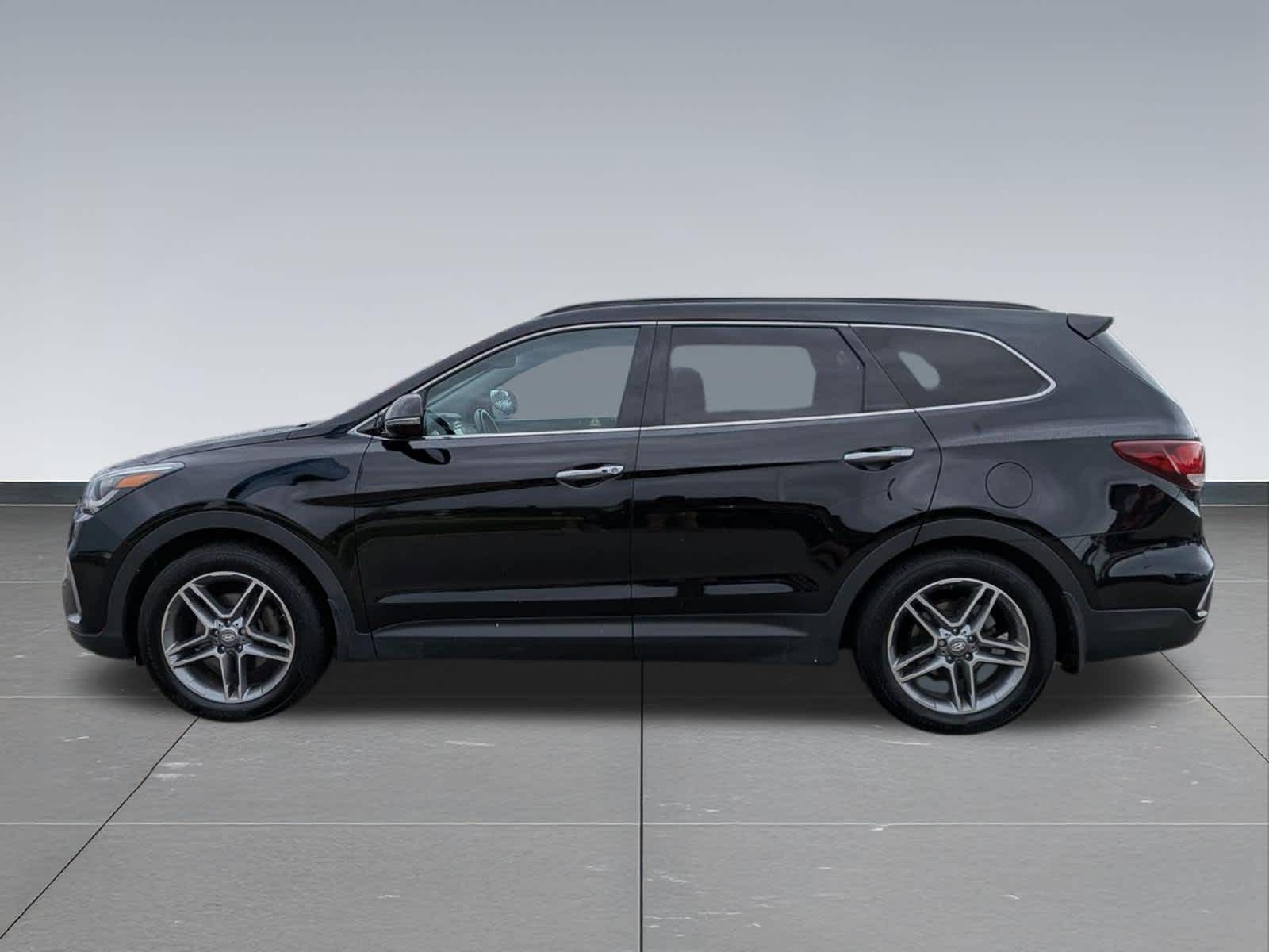 Thumbnail: 2018 Hyundai Santa Fe - 3