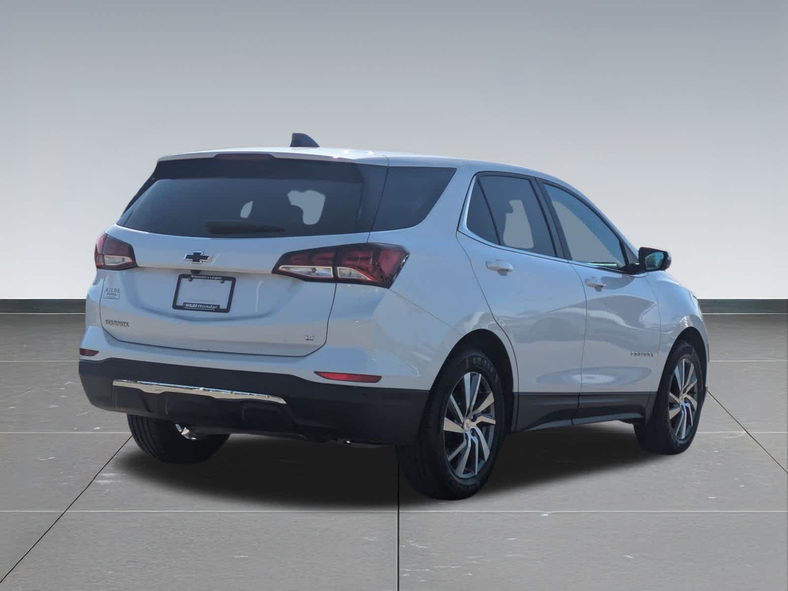 Thumbnail: 2022 Chevrolet Equinox - 6