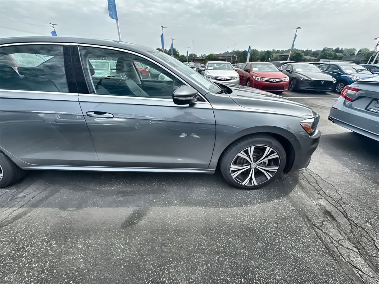 Thumbnail: 2022 Volkswagen Passat - 7