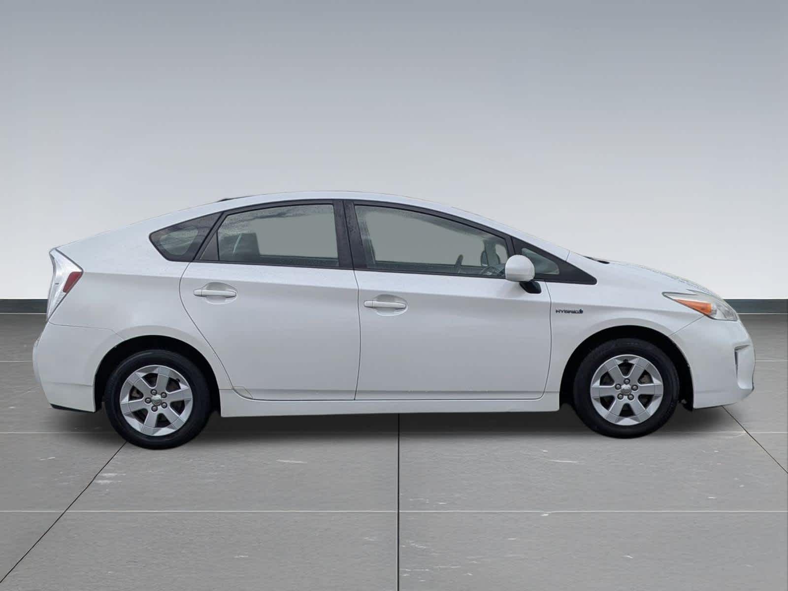 Thumbnail: 2013 Toyota Prius - 7