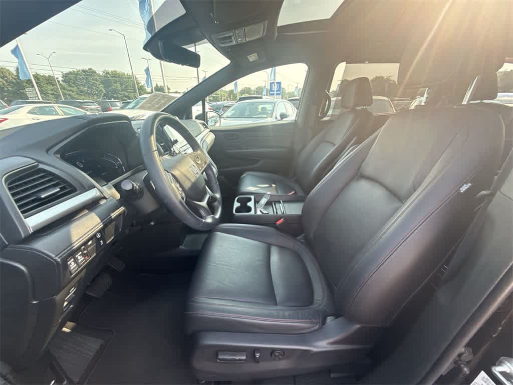Thumbnail: 2023 Honda Odyssey - 14