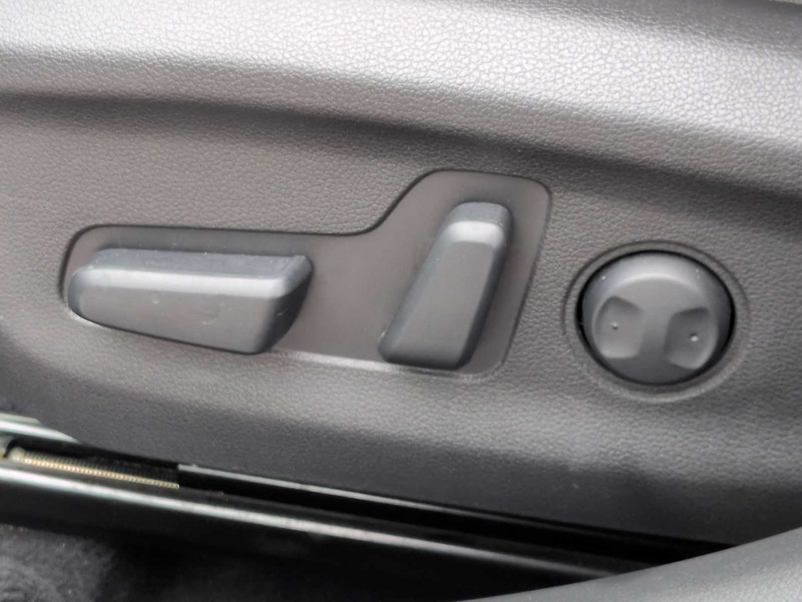 Thumbnail: 2019 Hyundai Elantra - 18