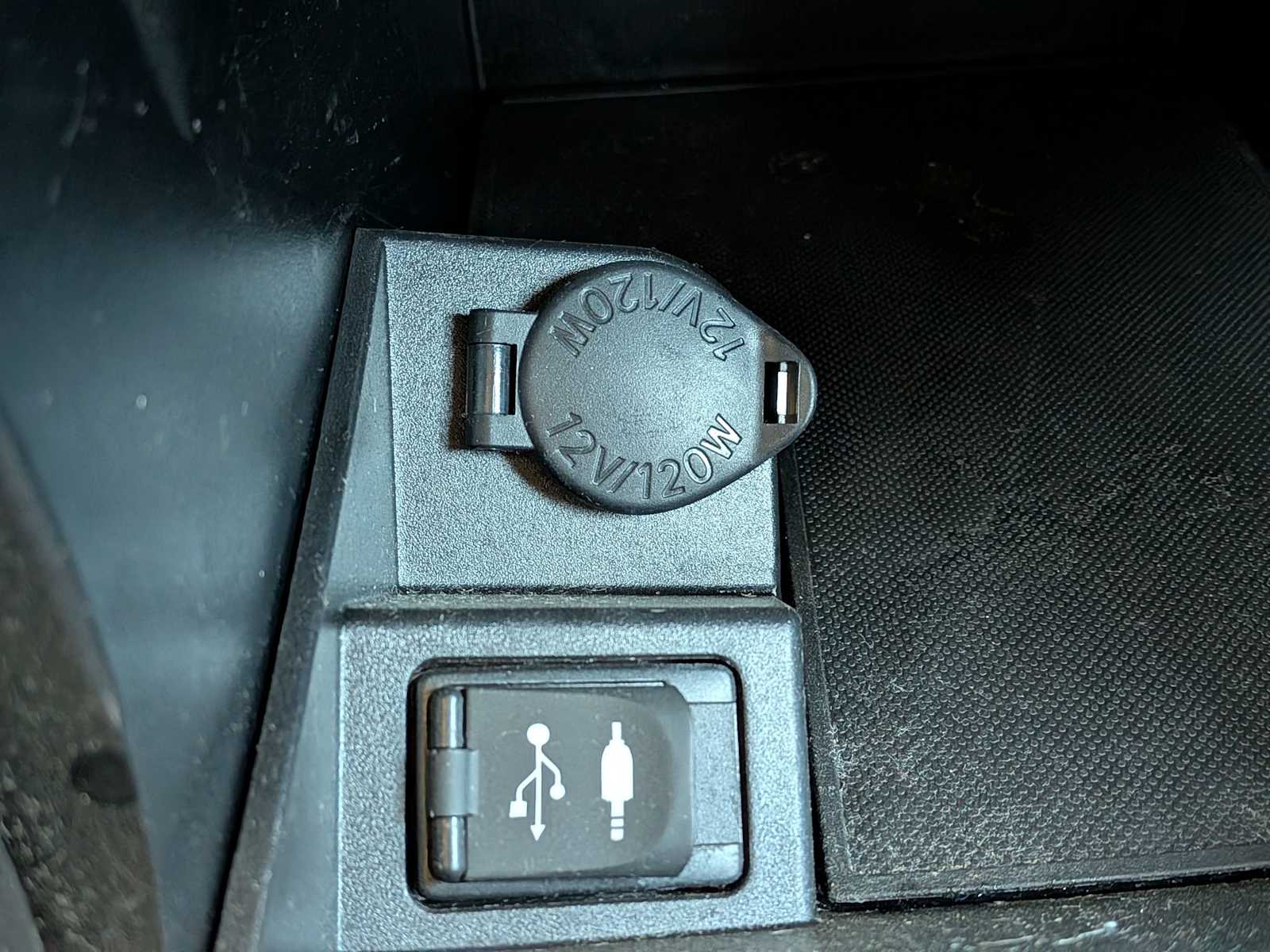 Thumbnail: 2015 Toyota Camry - 28