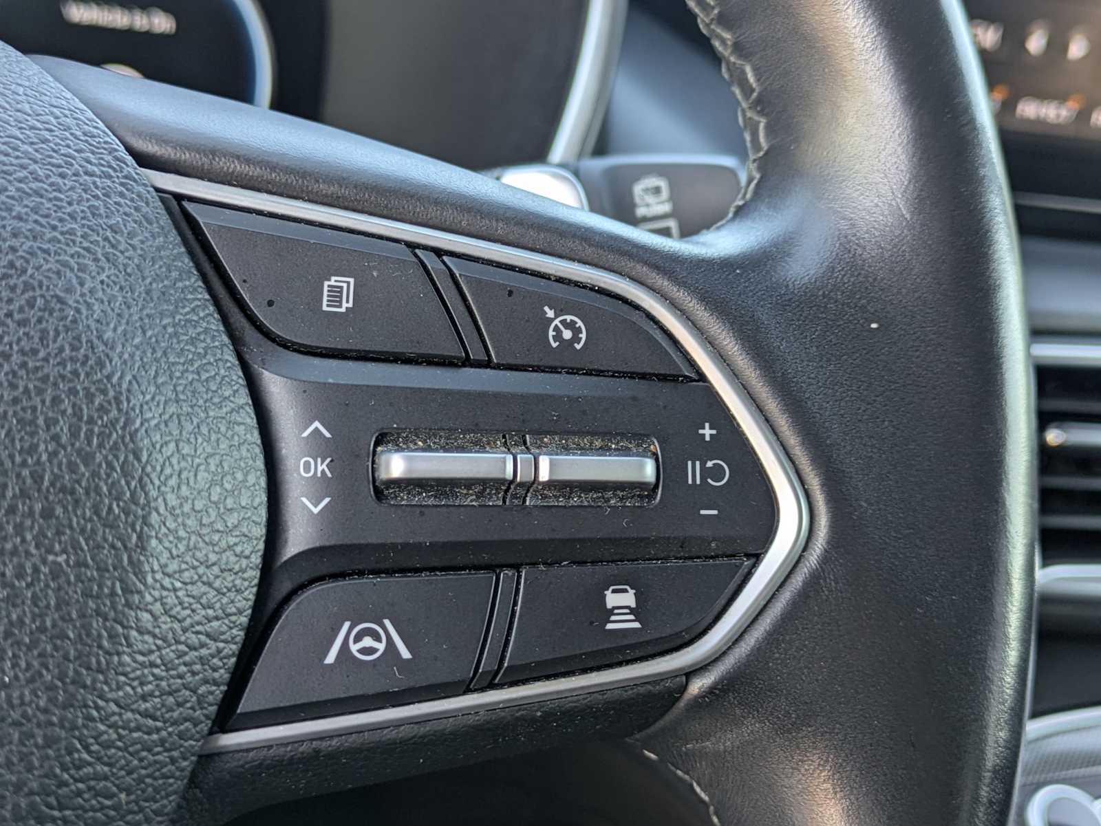 Thumbnail: 2022 Hyundai Santa Fe - 25