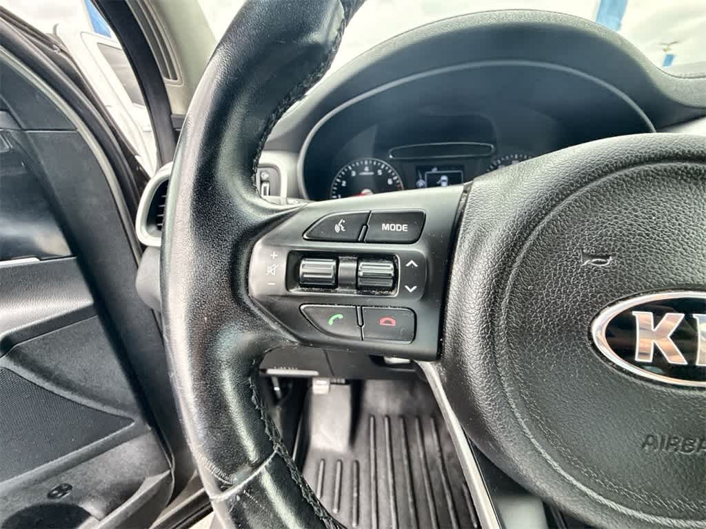 2016 Kia Sorento LX 22