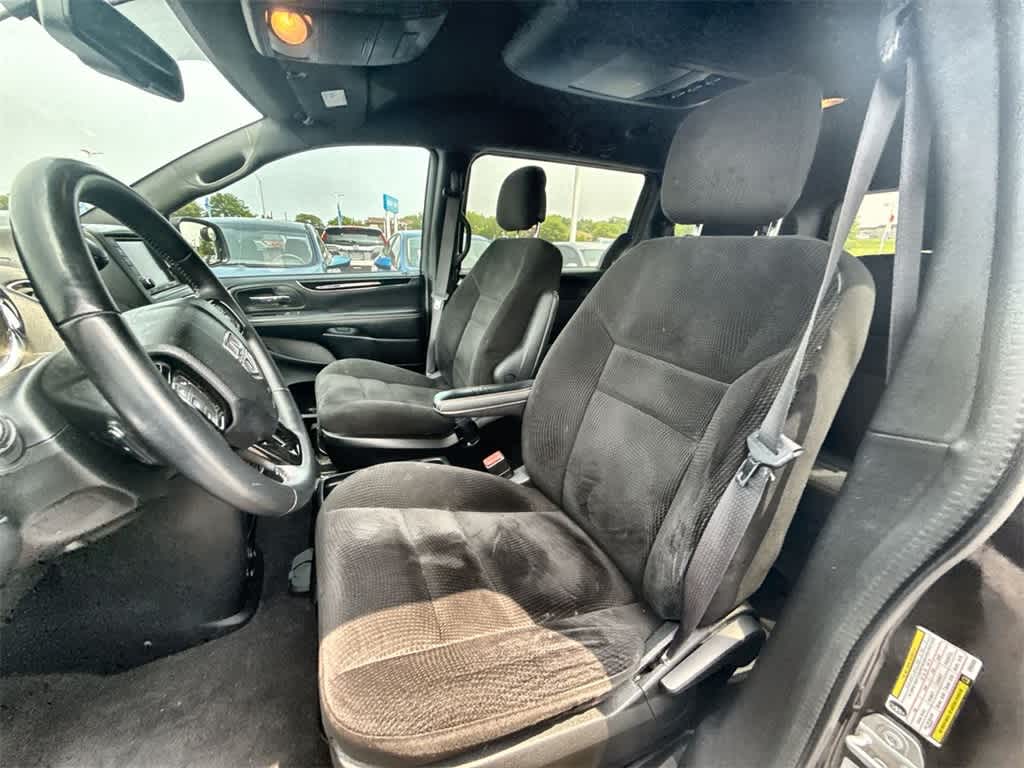 2017 Dodge Grand Caravan SE 14