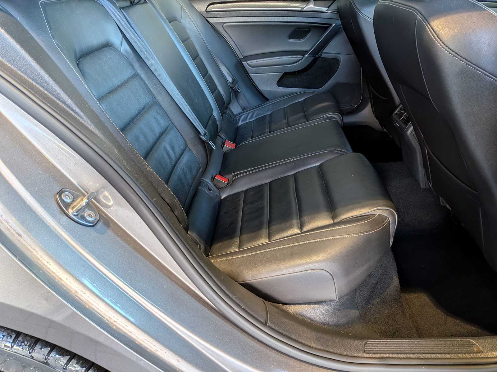 Thumbnail: 2015 Volkswagen Golf - 18