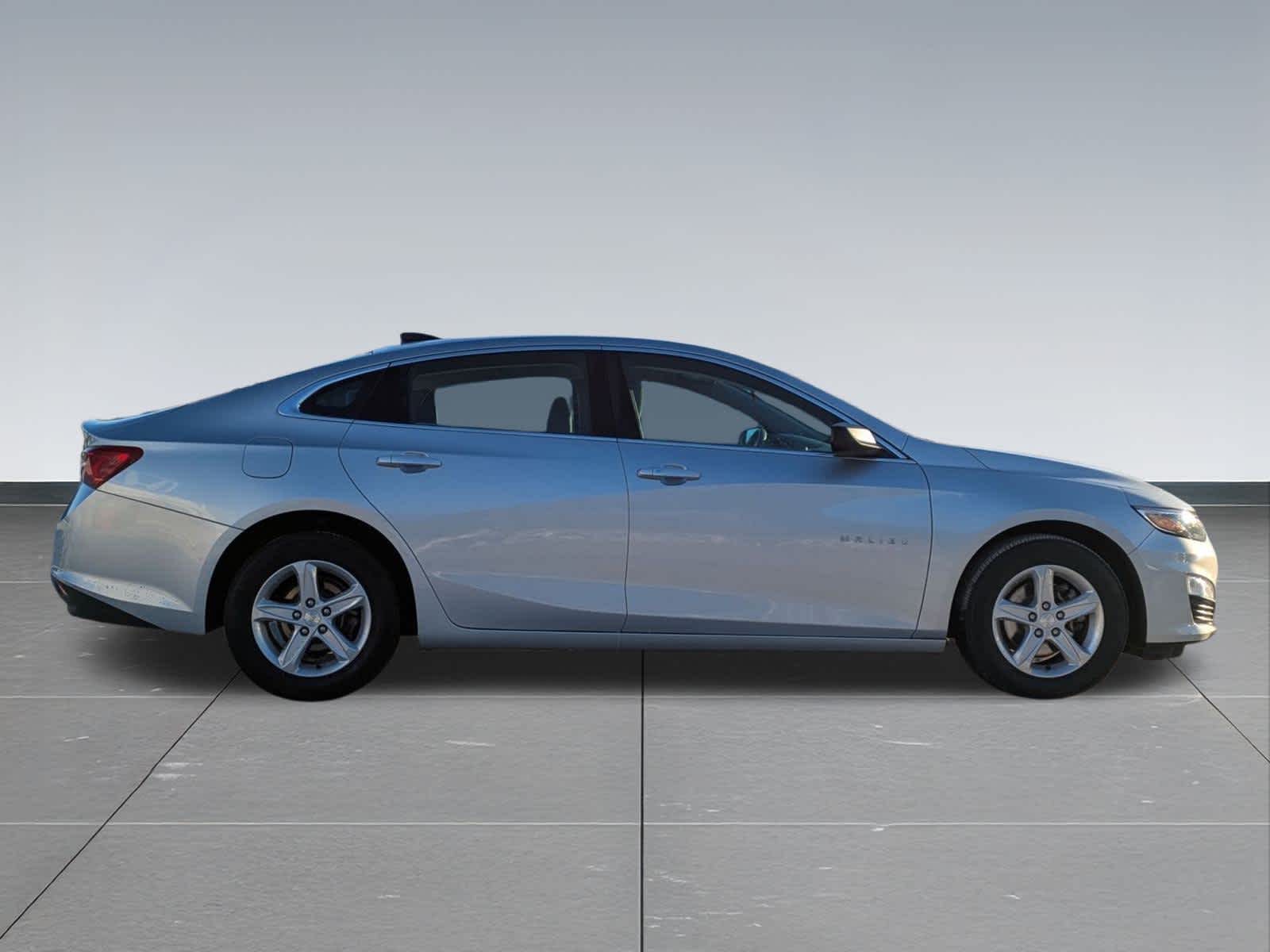 Thumbnail: 2020 Chevrolet Malibu - 6