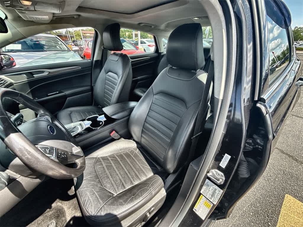 Thumbnail: 2015 Ford Fusion - 15