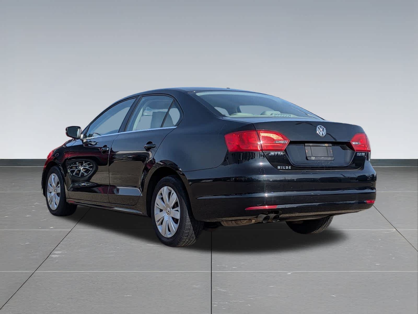 Thumbnail: 2013 Volkswagen Jetta - 4