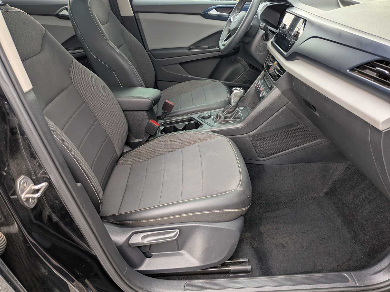 Thumbnail: 2022 Volkswagen Taos - 22