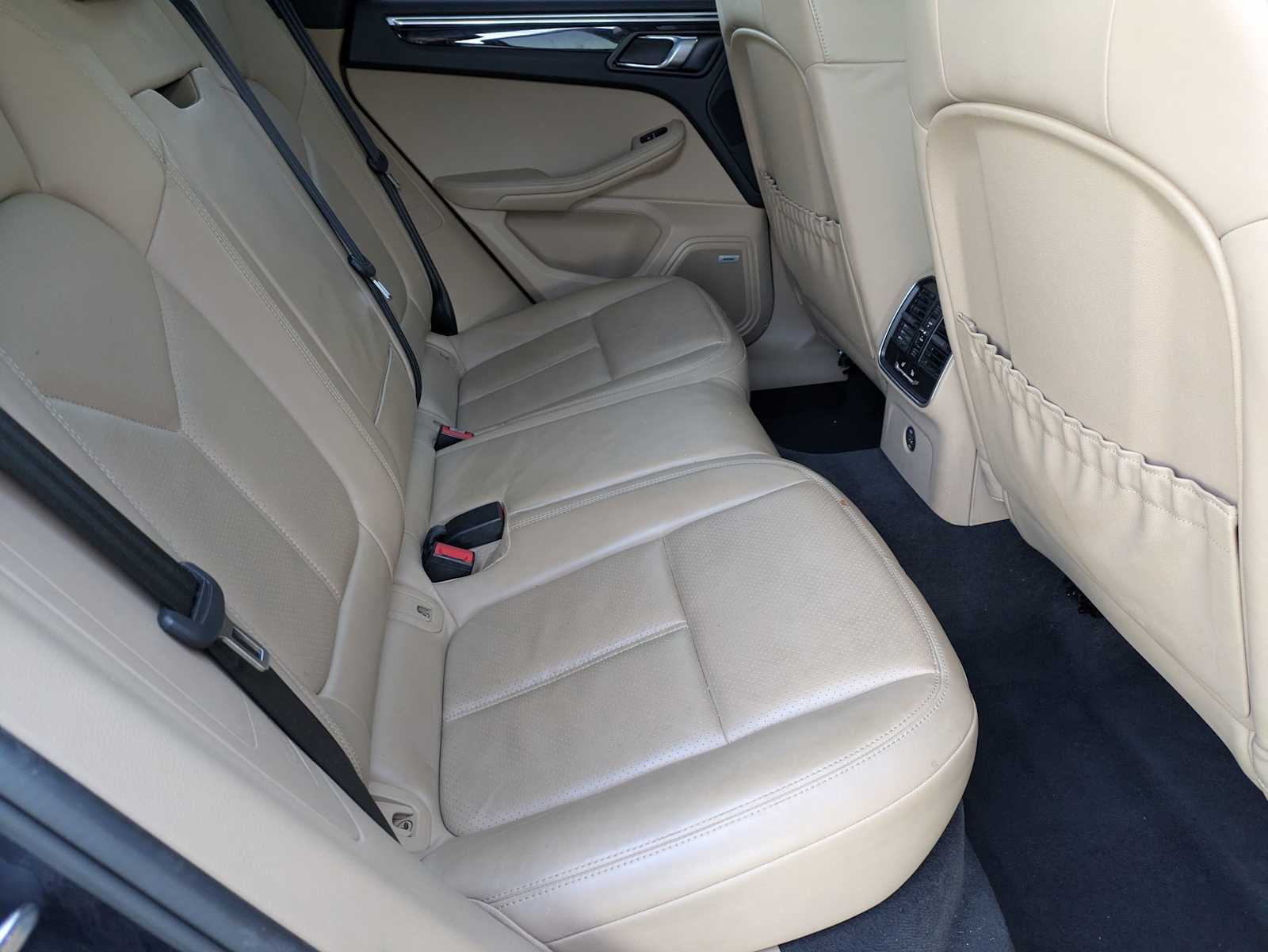 Thumbnail: 2019 Porsche Macan - 20