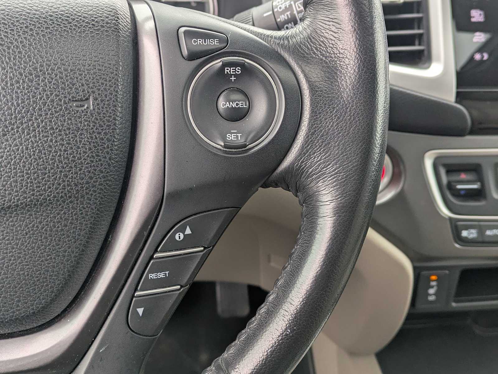 Thumbnail: 2017 Honda Pilot - 25