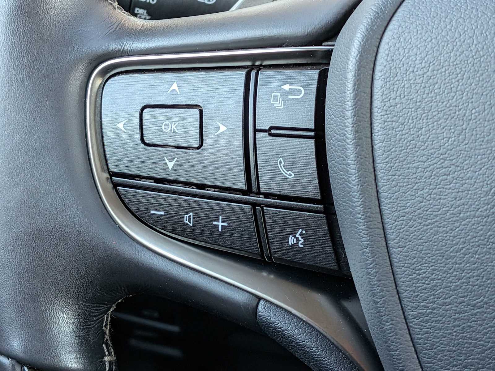 Thumbnail: 2019 Lexus ES - 24