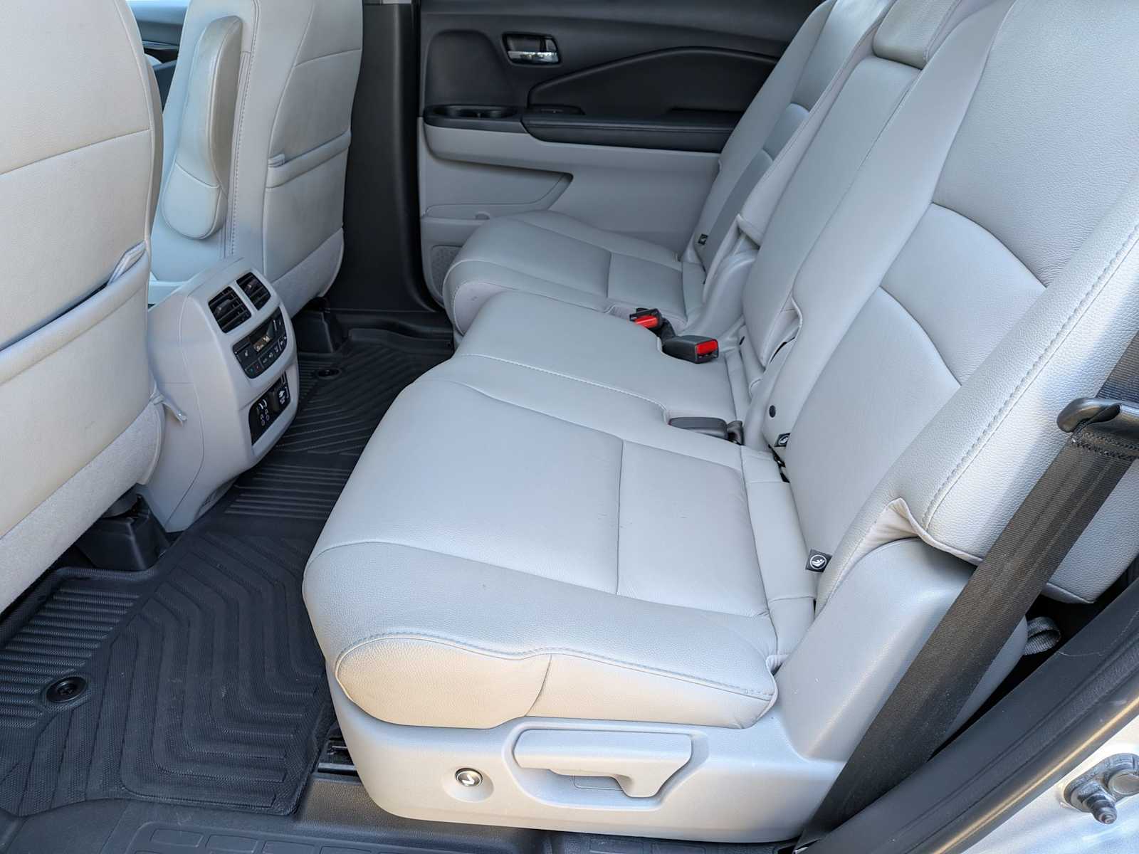 Thumbnail: 2020 Honda Pilot - 18