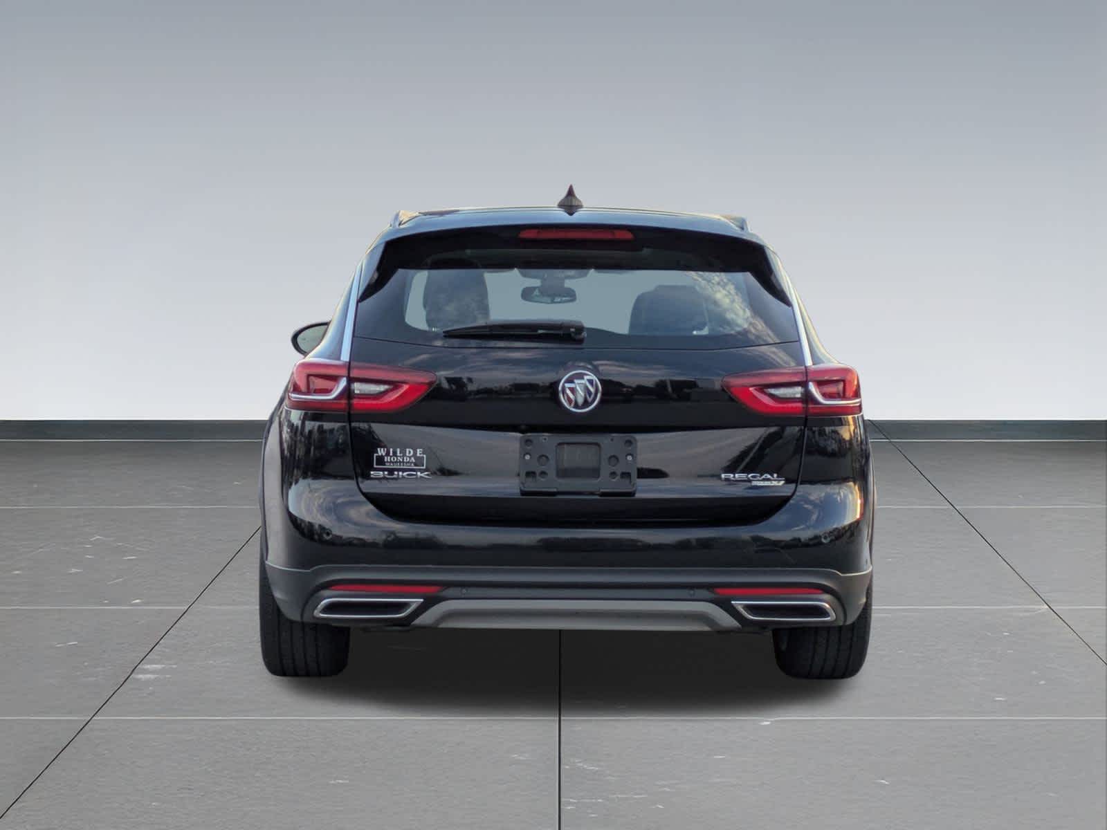 Thumbnail: 2018 Buick Regal - 5