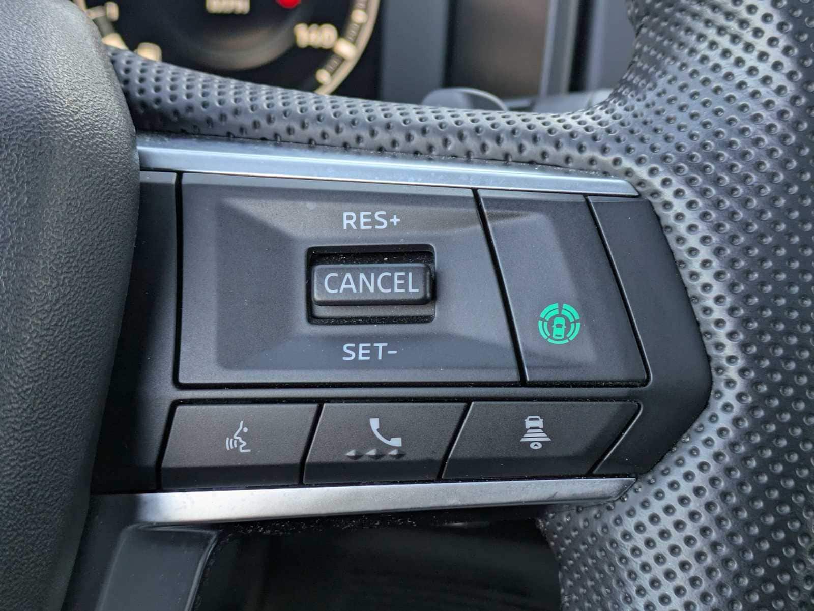 Thumbnail: 2023 Mitsubishi Outlander - 25