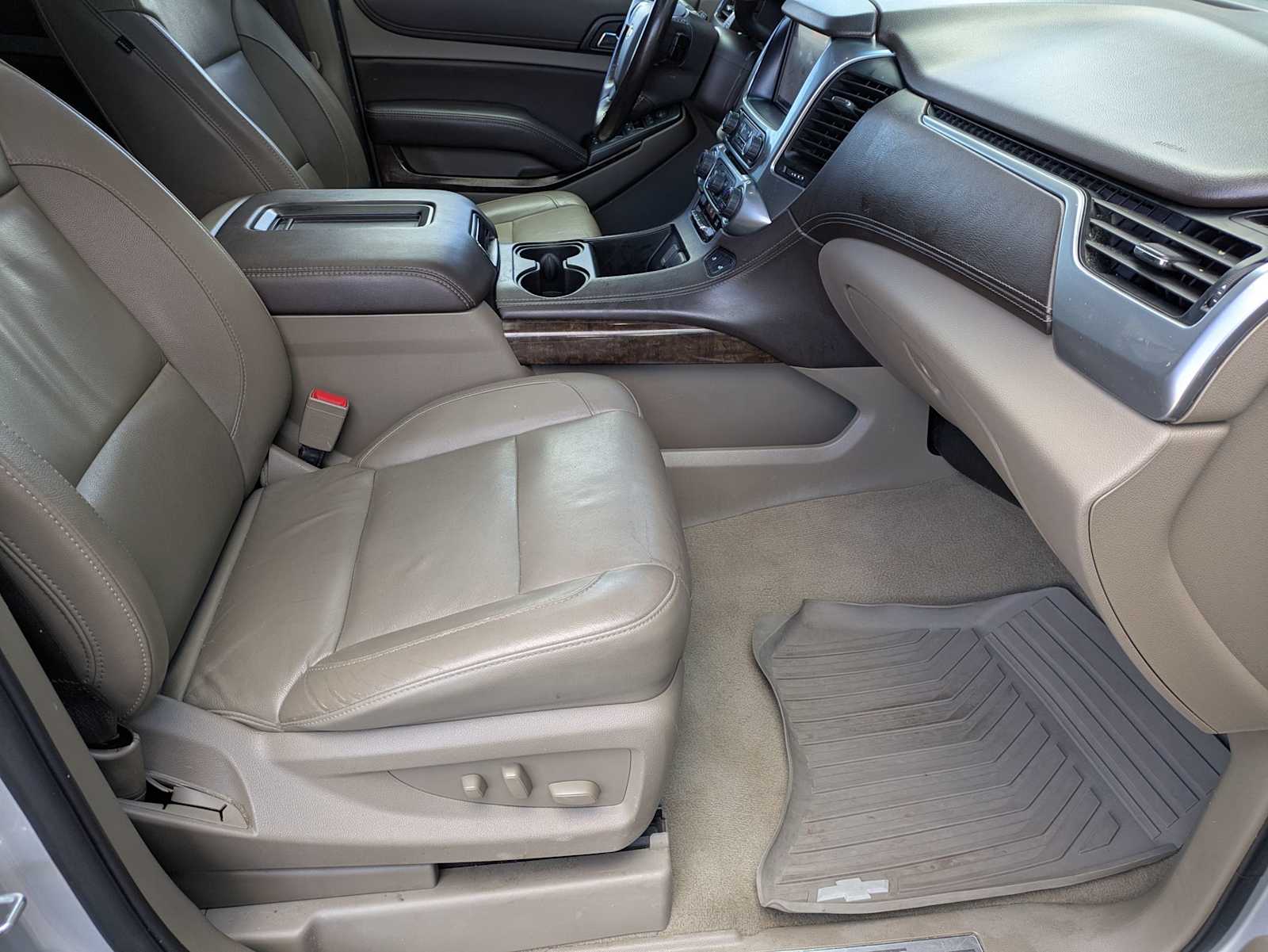 Thumbnail: 2019 Chevrolet Suburban - 22