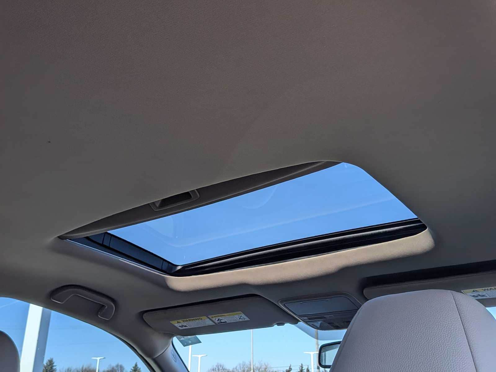 Thumbnail: 2017 Honda Pilot - 23