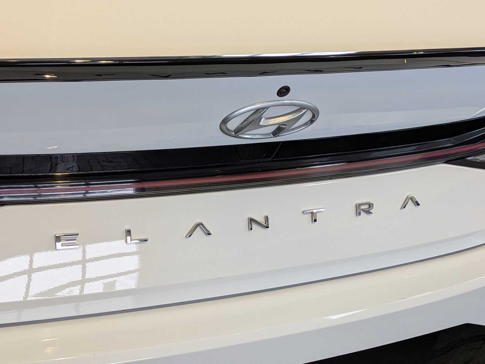 Thumbnail: 2021 Hyundai Elantra - 11